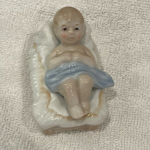 VINTAGE Baby Jesus Enesco Porcelain Nativity Circa 1986 Replacement Piece.